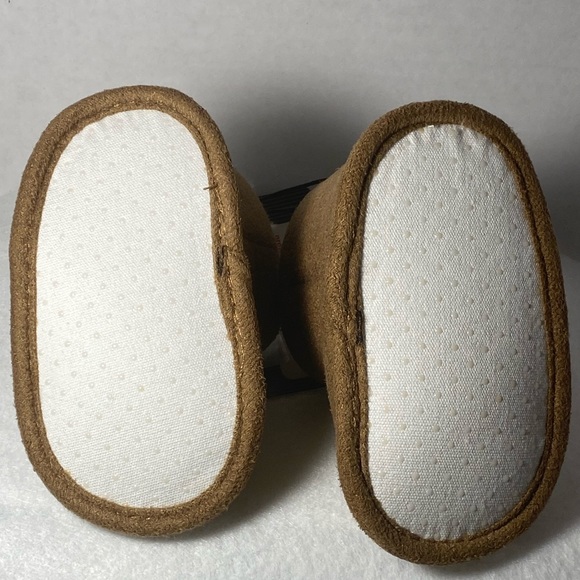 3/$20 💞 NWT NCAA Baby Michigan Bootie - Picture 4 of 7